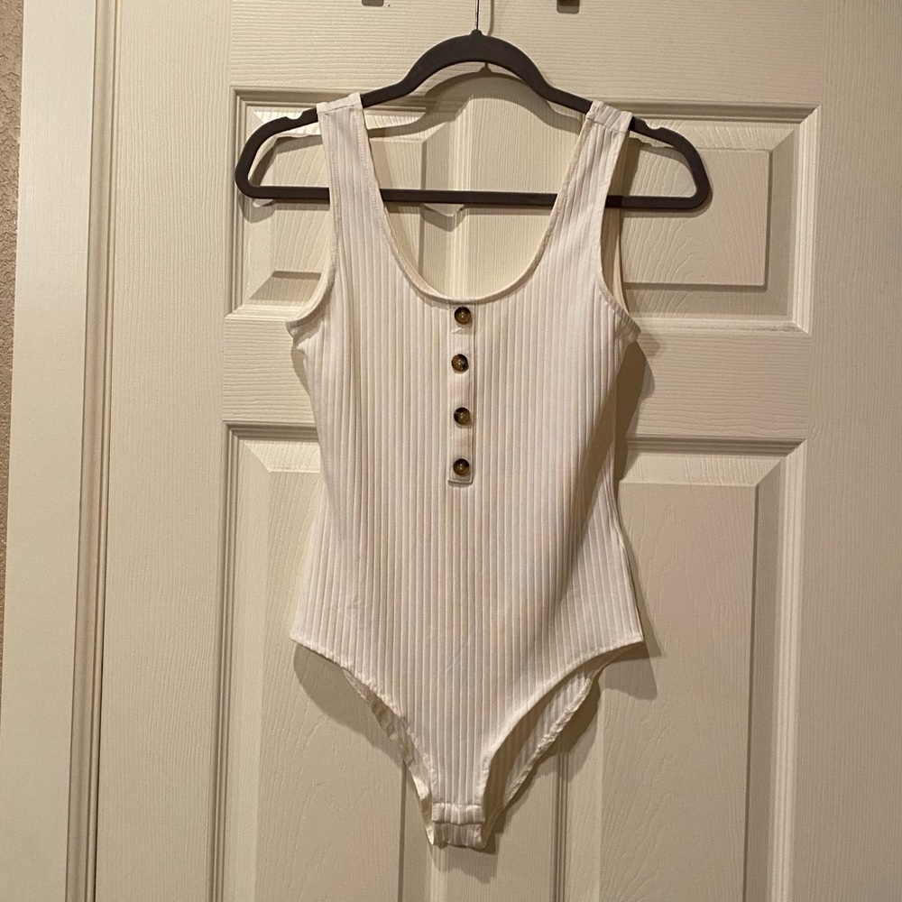 NWT H&M ribbed body suit, size small